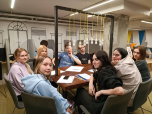 Программа профессионального ориентирования Мы посетим легендарные университеты: МГТУ им. Баумана — знакомство с инженерными специальностями РУДН — международные программы и стажировки МГИМО — встречи с студентами факультетов международных отношений ВШЭ — современные подходы к образованию ИТМО — инновации и IT-направления